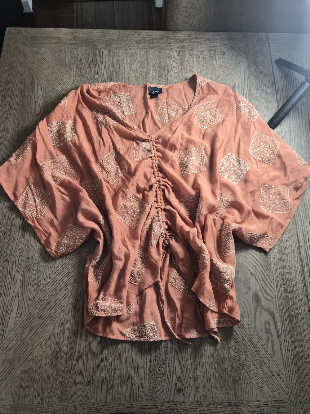 Daytrip Coral Bandana-Print Ruched Front Top